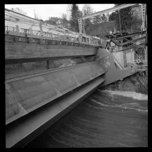 Limmatkraftwerk Aue, Schleusenklappen